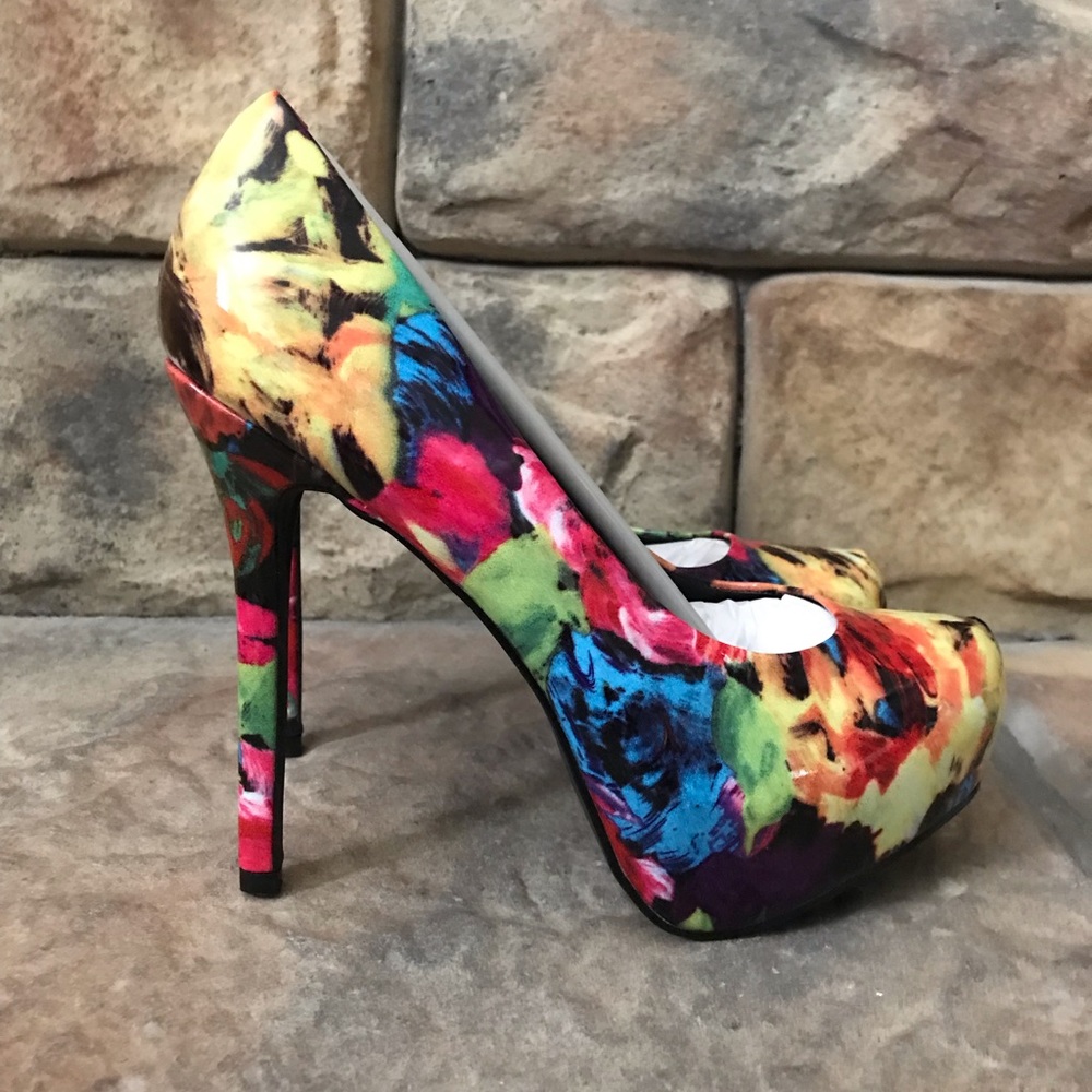 Floral Stiletto Pump 8.5 Steve Madden
